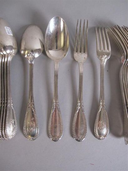 Partie de ménagère en argent, à décor de...