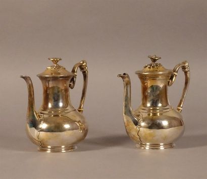 CHRISTOFLE
Deux théières en métal argenté,...