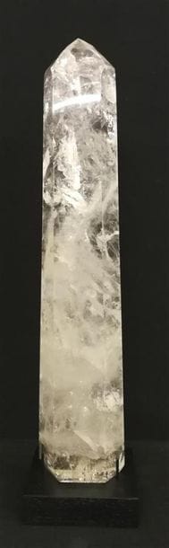 Cristal de roche de forme monolithique avec...