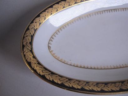 LIMOGES. Arstyl
Partie de service de table...