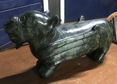CHINE. Chimère en néphrite verte. Haut. :...