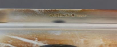 HERMES. Plateau d'anniversaire en métal argenté...