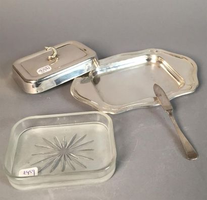 Lot en métal argenté : un plat carré : 23...
