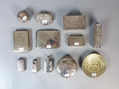 Lot de 4 boites en argent (Poids : 202 g)...
