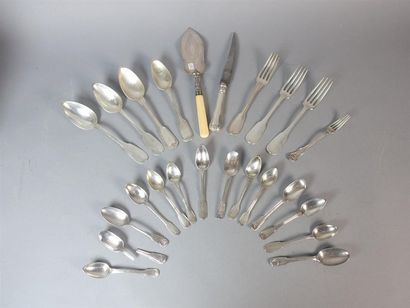 Lot en argent comprenant : cuillères à café...