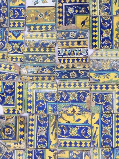 IRAN - XVIIe-XVIIIe siècle
Carreaux safavides...
