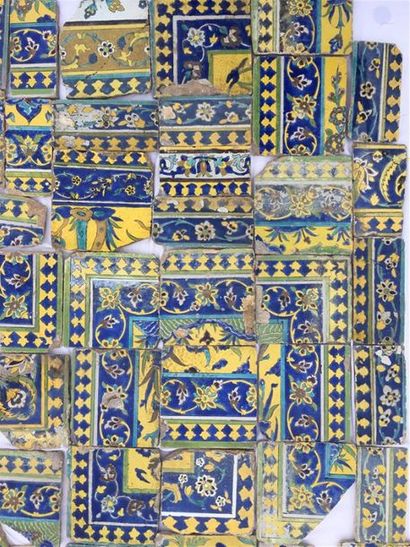 IRAN - XVIIe-XVIIIe siècle
Carreaux safavides...