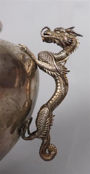 JAPON - Vers 1900
Brûle parfum couvert en...