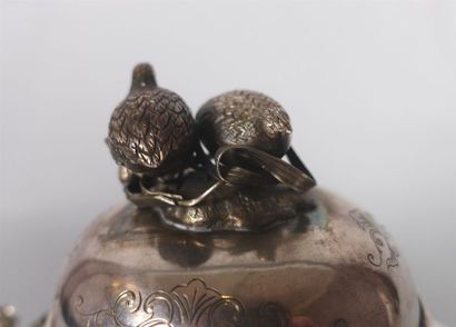 JAPON - Vers 1900
Brûle parfum couvert en...