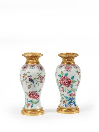 CHINE - XVIIIe siècle
Paire de vases de forme...