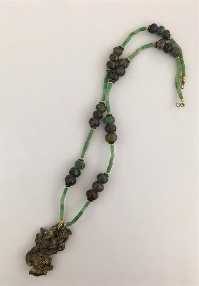 Époques diverses. 
Collier composé de perles...