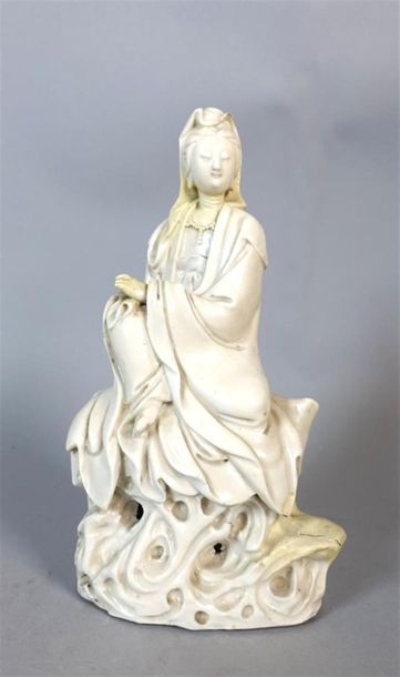CHINE - Époque KANGXI (1662-1722)
Gwanyin...