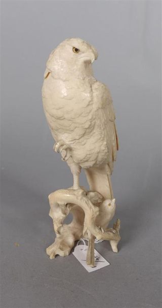 JAPON - XIXe siècle
Okimono en ivoire sculpté,...