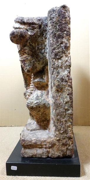 INDE - XIXe siècle
Stèle en grès sculpté,...