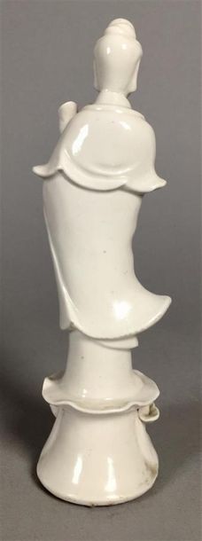 CHINE - XXe siècle
Statuette en blanc de...