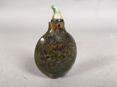 CHINE - XIXe siècle
Flacon tabatière en verre...