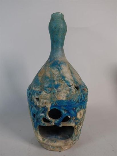 IRAN - XIIe-XIIIe siècle
Rare porte-lampe...