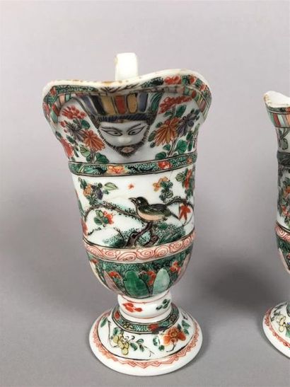 CHINE - Époque KANGXI (1662-1722)
Paire d'aiguières...