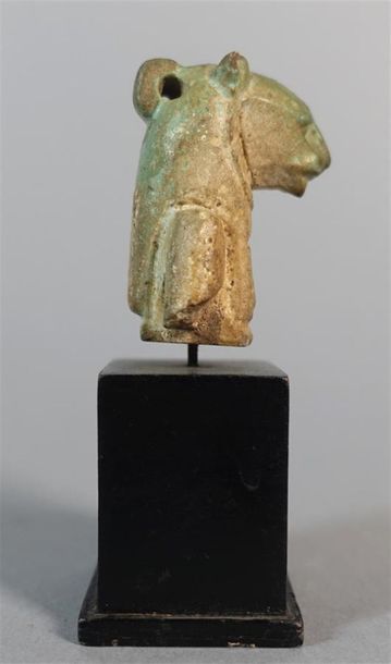 EGYPTE, Basse-Époque
Buste d'amulette représentant...