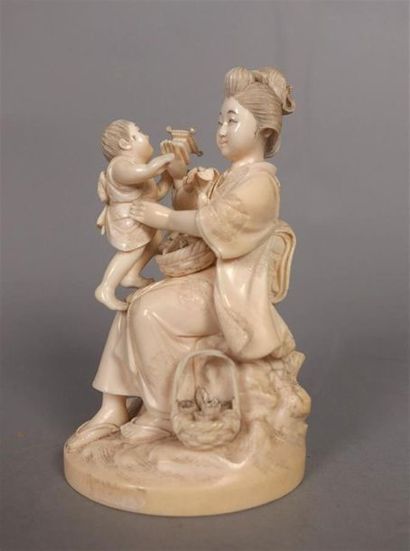 JAPON - Époque MEIJI (1868-1912)
Okimono...