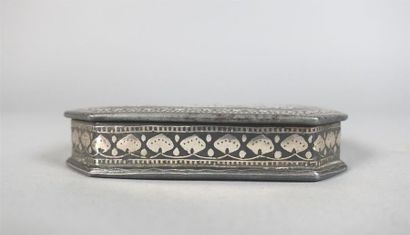 INDE, Deccan, Bidar - Vers 1740
Boîte à betel,...