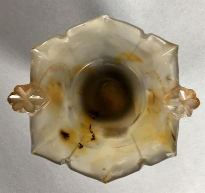 CHINE - Vers 1900
Coupelle en agate grise...