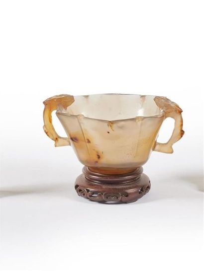 CHINE - Vers 1900
Coupelle en agate grise...