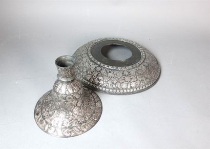INDE, Lucknow - Vers 1880
Large base de narghilé...