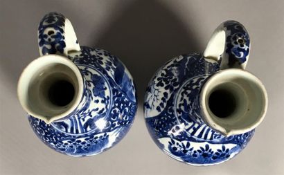 JAPON, Fours d'Arita - XVIIe siècle
Deux...