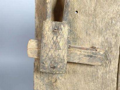 MALI, Bambara
Fragment de porte avec serrure...