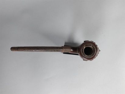 NIGERIA, Tiv
Pipe à décor de visage en bois...