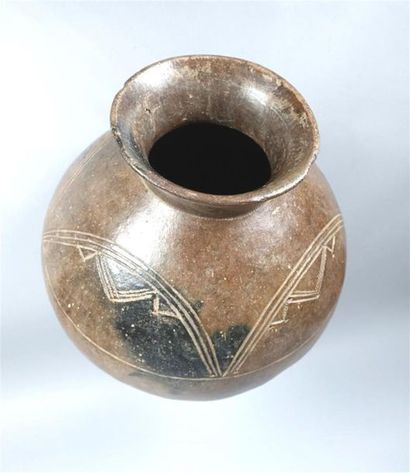 AFRIQUE DE L'OUEST, Lobi
Pot en terre cuite,...