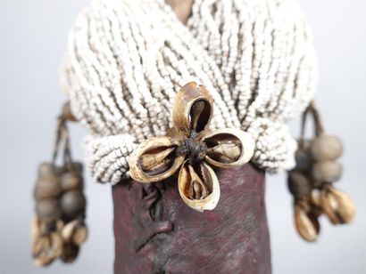 TCHAD, Toupouri 
Poupée en bois, perles,...