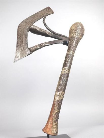 CONGO, Sapo Sapo
Hâche en bois, cuir de serpent...