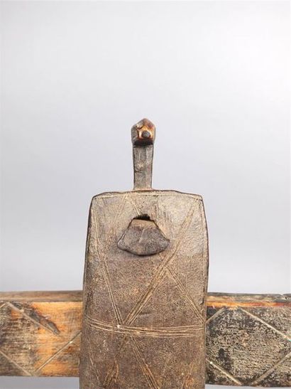 MALI, Dogon
Petite serrure en bois et métal,...