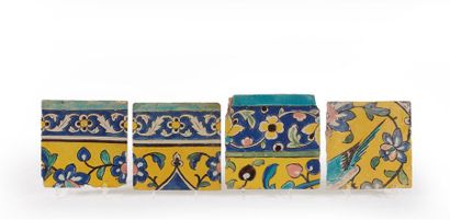Iran, XIXe siècle. 
Carreaux qâdjârs au médaillon...