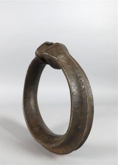 NIGERIA, Yorouba 
Torque manille en bronze...