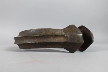 NIGERIA, Yorouba 
Torque manille en bronze...