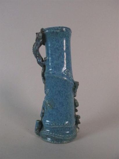 CHINE - Début du XXe siècle
Petit vase en...