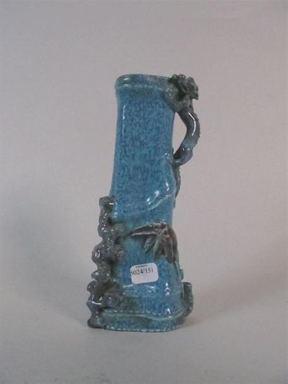 CHINE - Début du XXe siècle
Petit vase en...