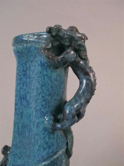 CHINE - Début du XXe siècle
Petit vase en...