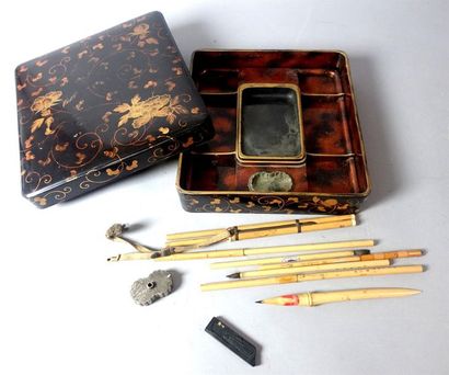 JAPON - Époque EDO (1603-1868)
Suzuribako...