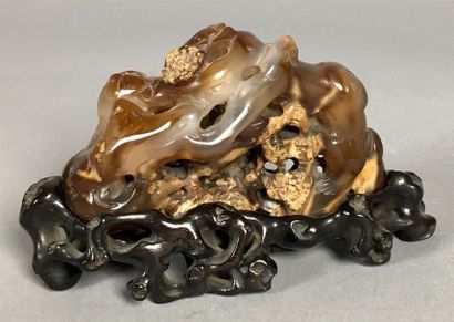 CHINE - XIXe siècle
Repose pinceaux en agate...