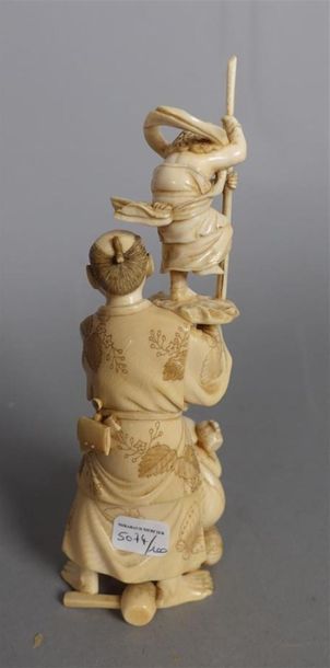 JAPON - Époque MEIJI (1868-1912)
Okimono...
