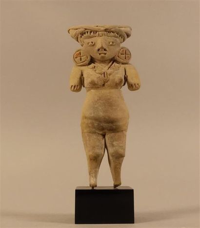 MEXIQUE, Michoacan
Statuette féminine en...