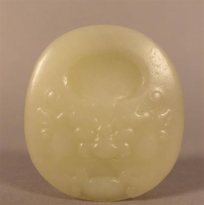 CHINE - Moderne
Boucle en néphrite à tête...