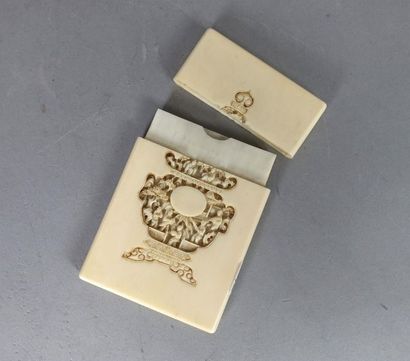CHINE, Canton - XIXe siècle
Etui à cartes...