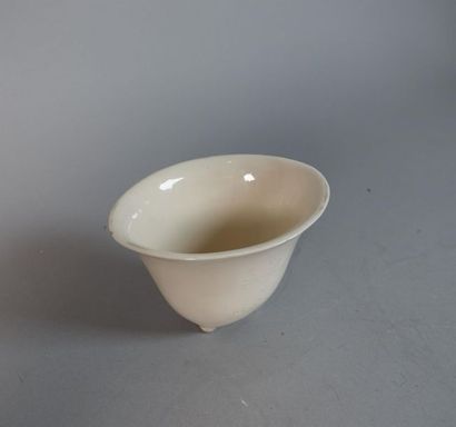 CHINE - Époque KANGXI (1662-1722)
Coupe libatoire...