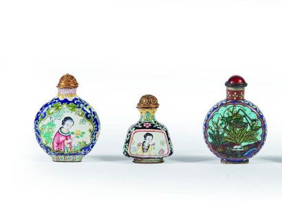 CHINE - Vers 1900
Flacon tabatière arrondi...