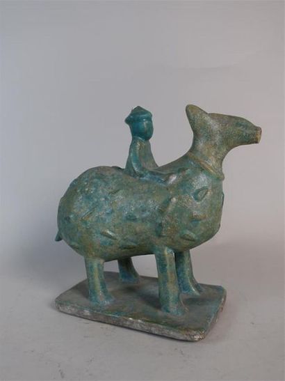 IRAN - XIIe-XIIIe siècle
Aquamanile zoomorphe...